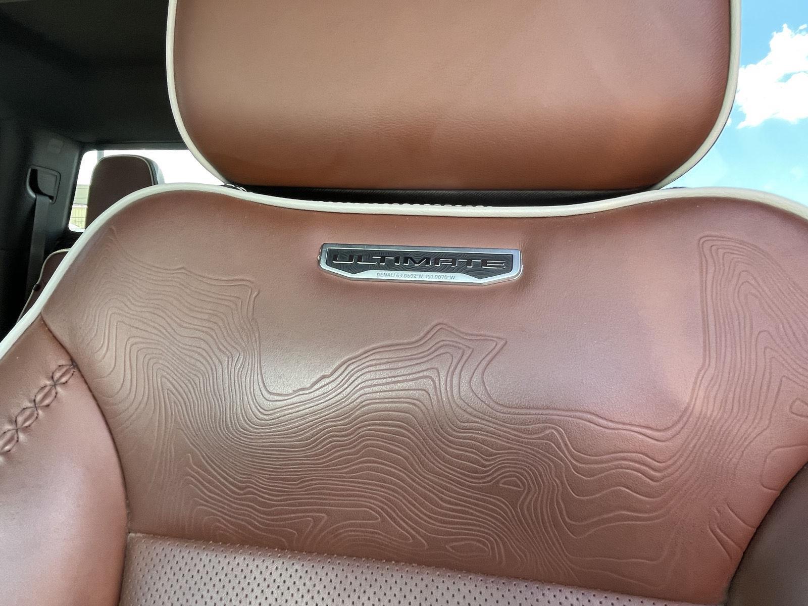 Vehicle photo 18