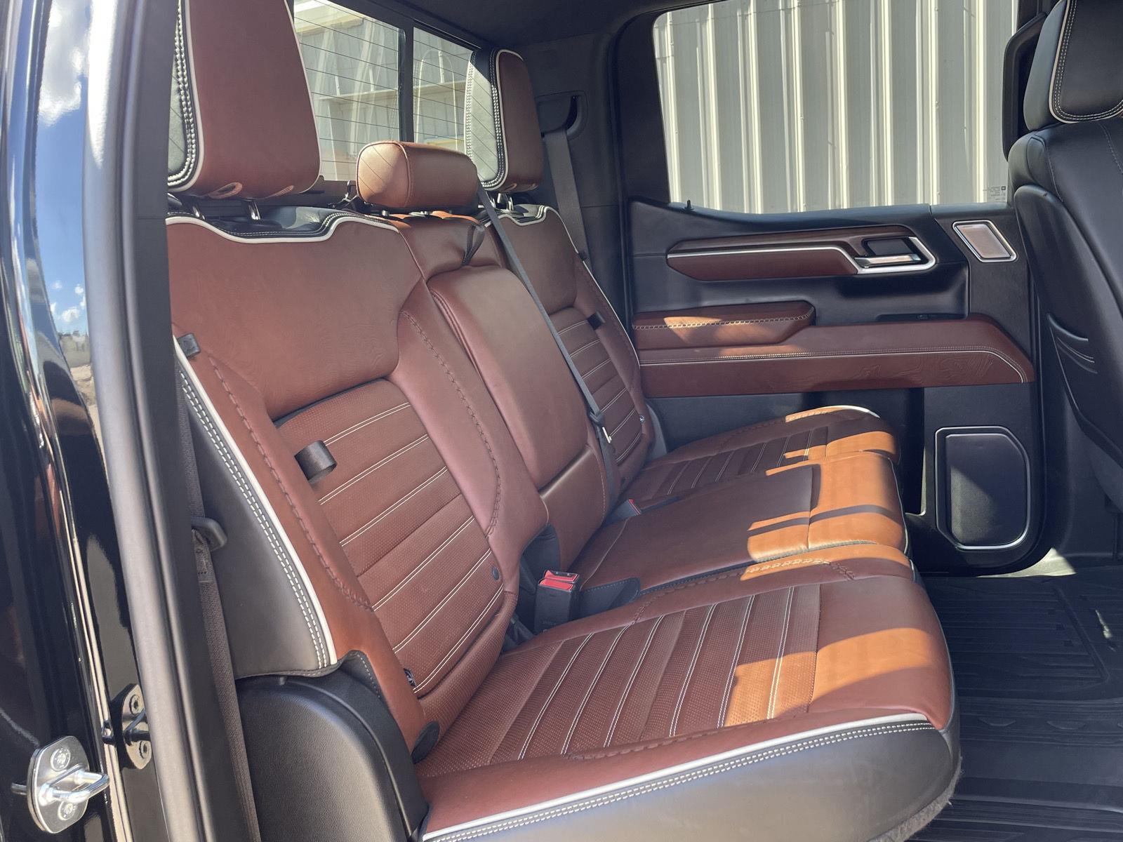 Vehicle photo 20