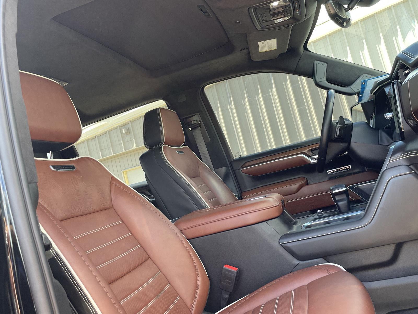 Vehicle photo 22