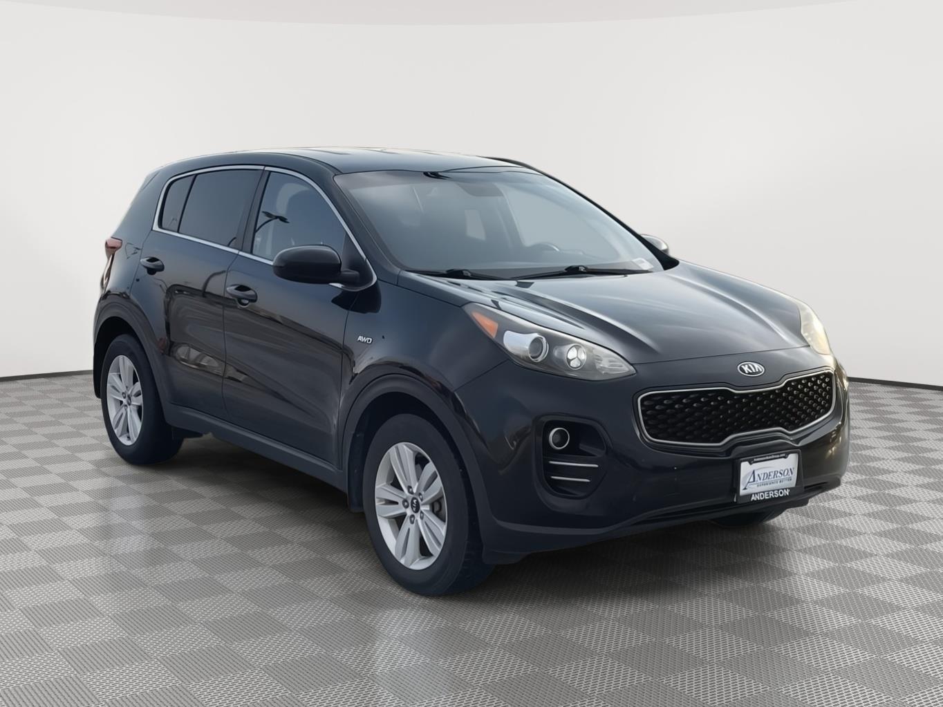 Vehicle photo 8