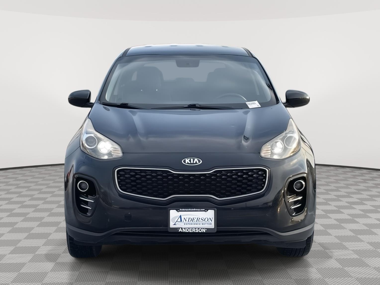 Vehicle photo 9
