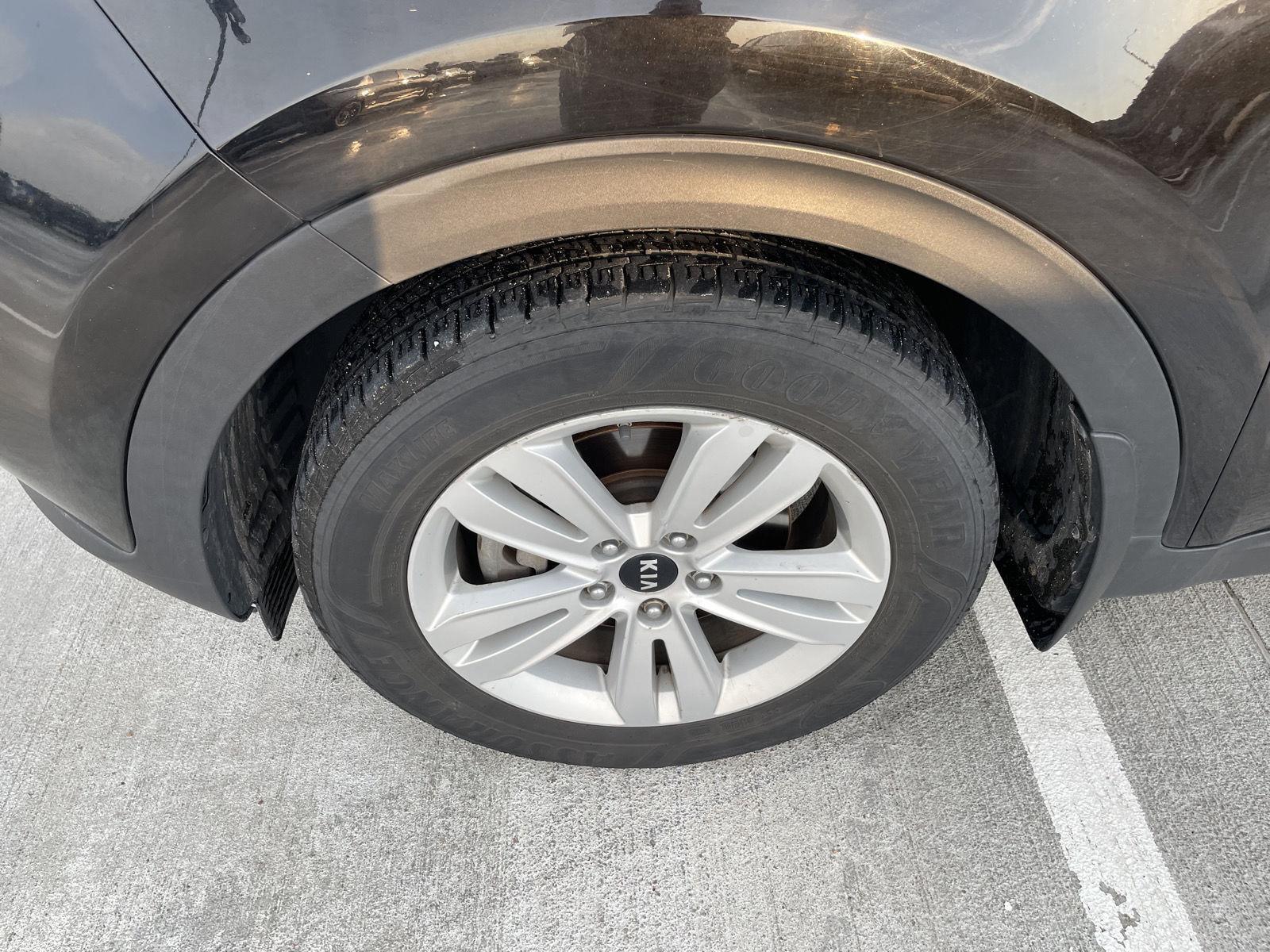 Vehicle photo 10