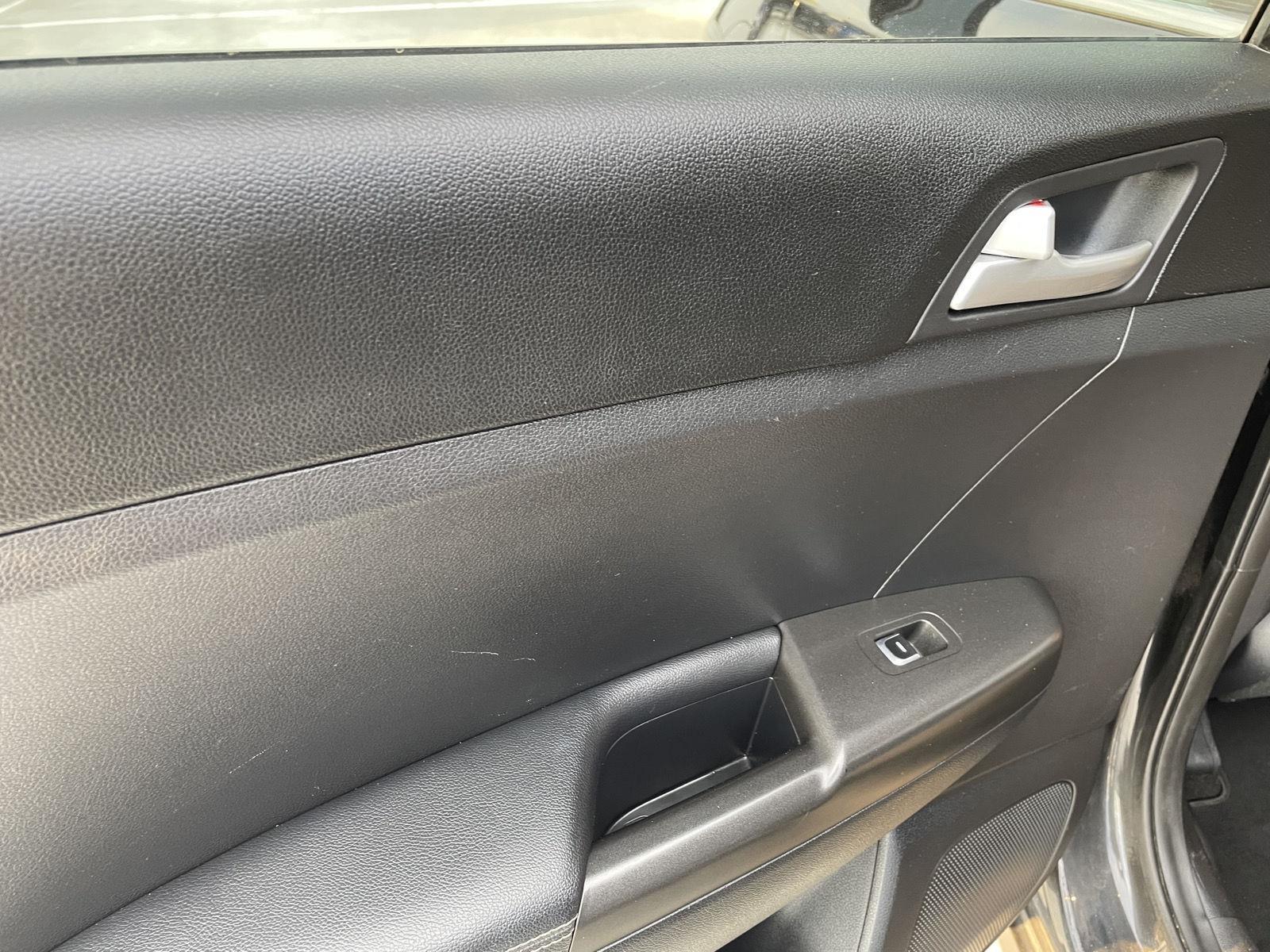 Vehicle photo 15