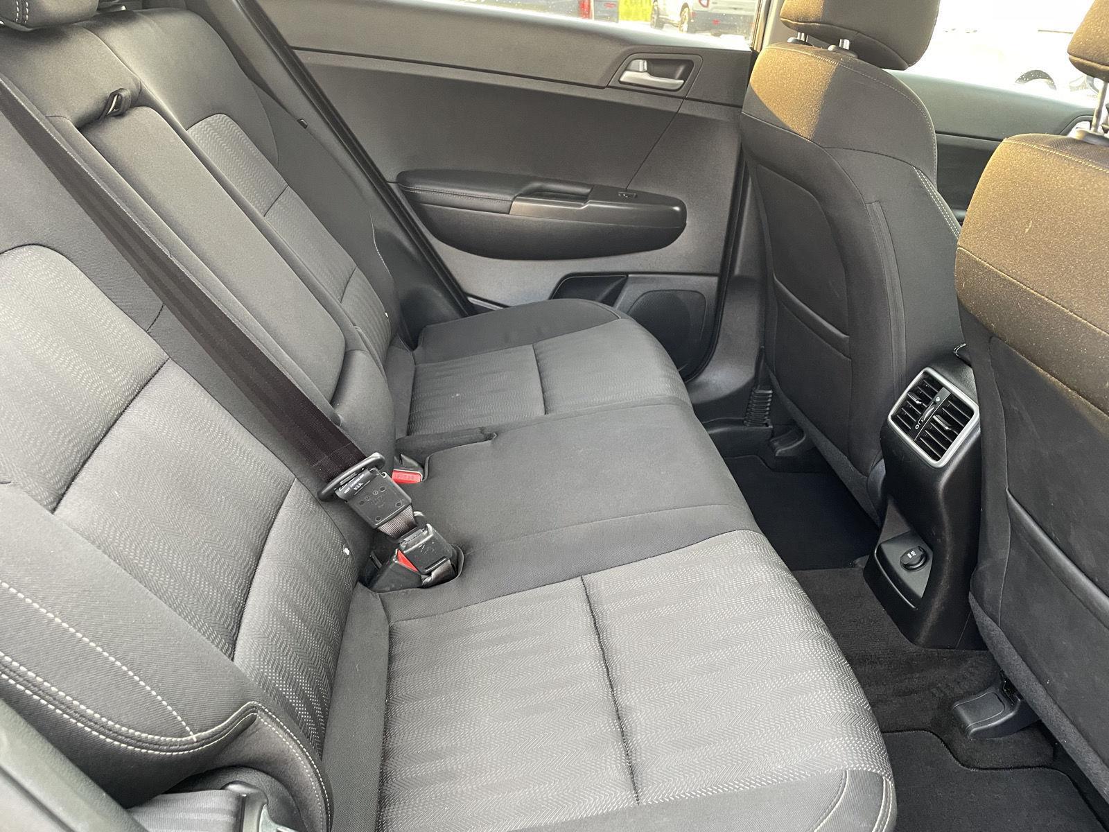 Vehicle photo 19