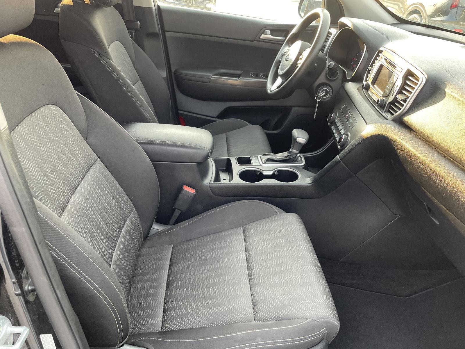 Vehicle photo 21