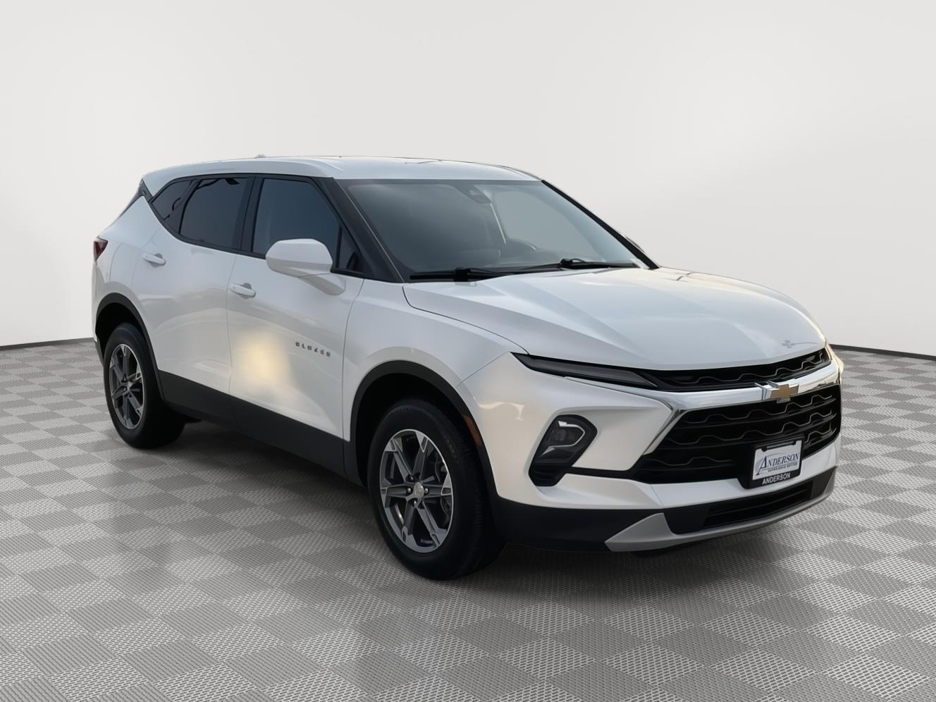 Vehicle photo 8