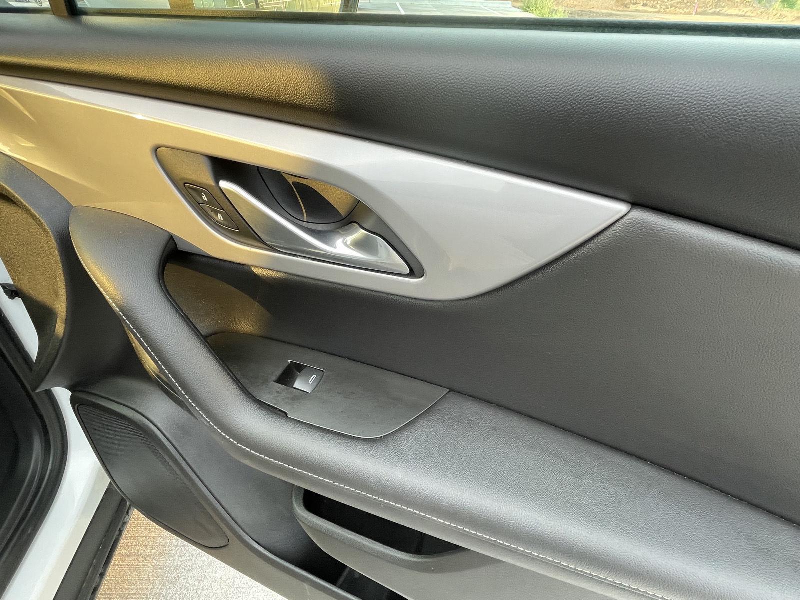 Vehicle photo 20