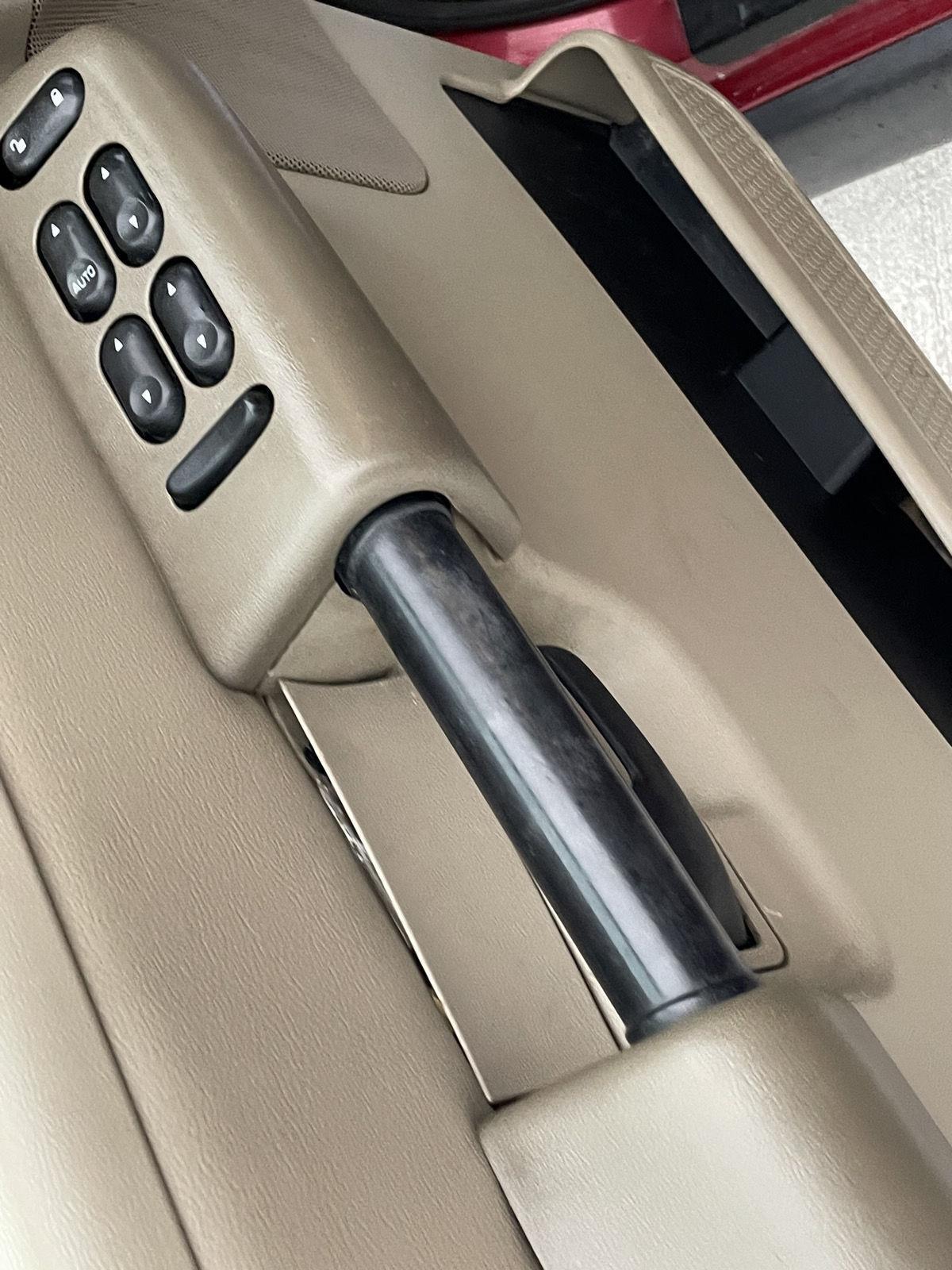 Vehicle photo 12