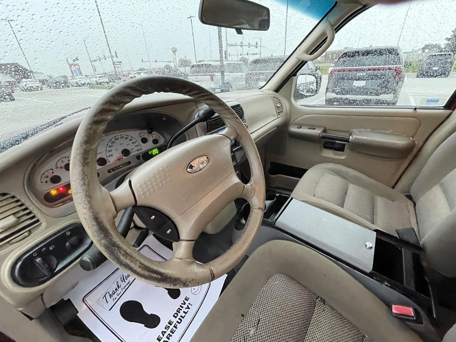Vehicle photo 14