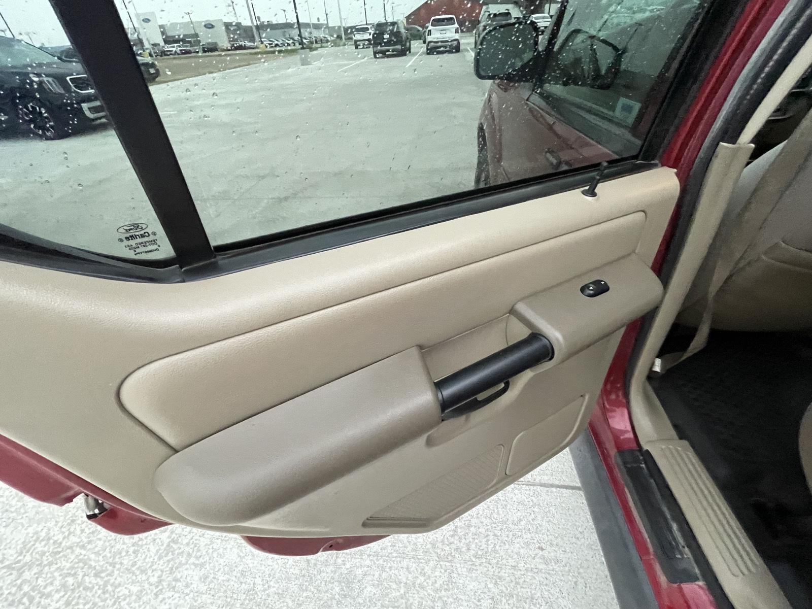 Vehicle photo 15