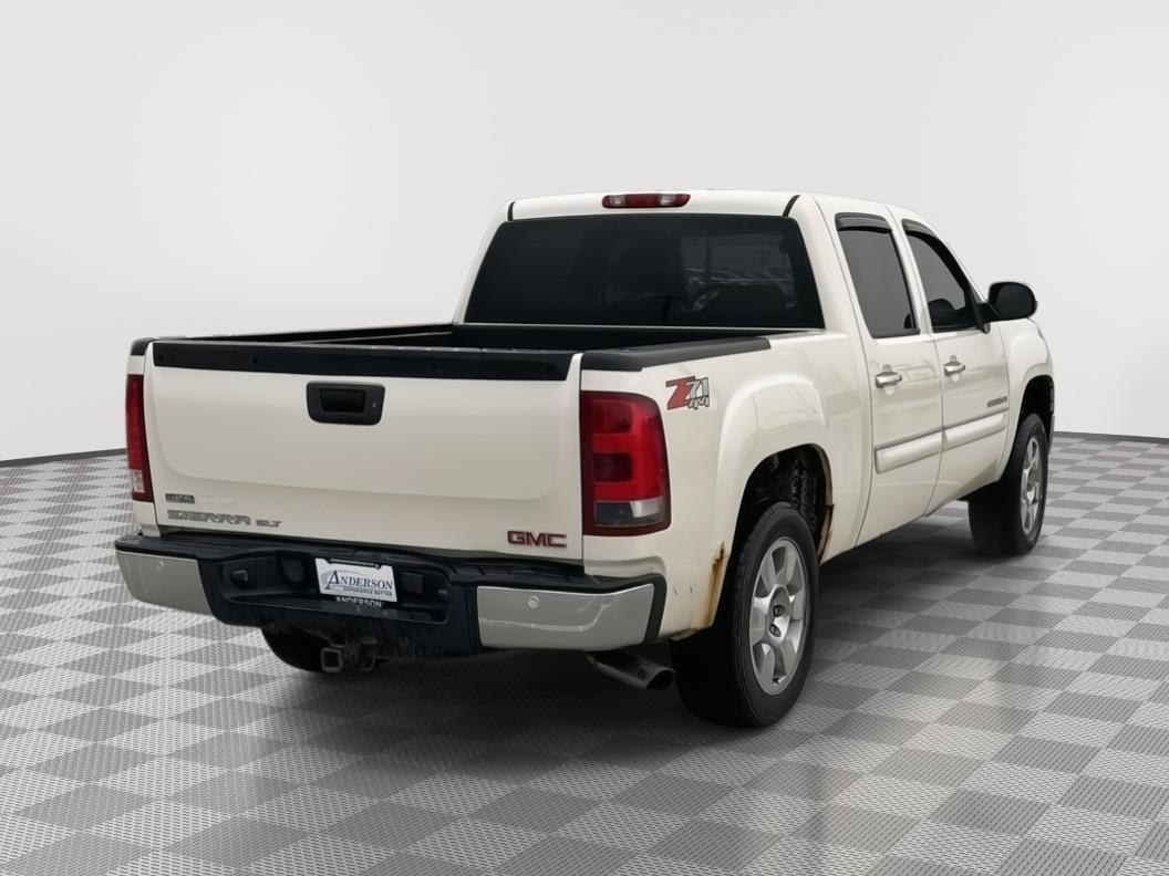Vehicle photo 5