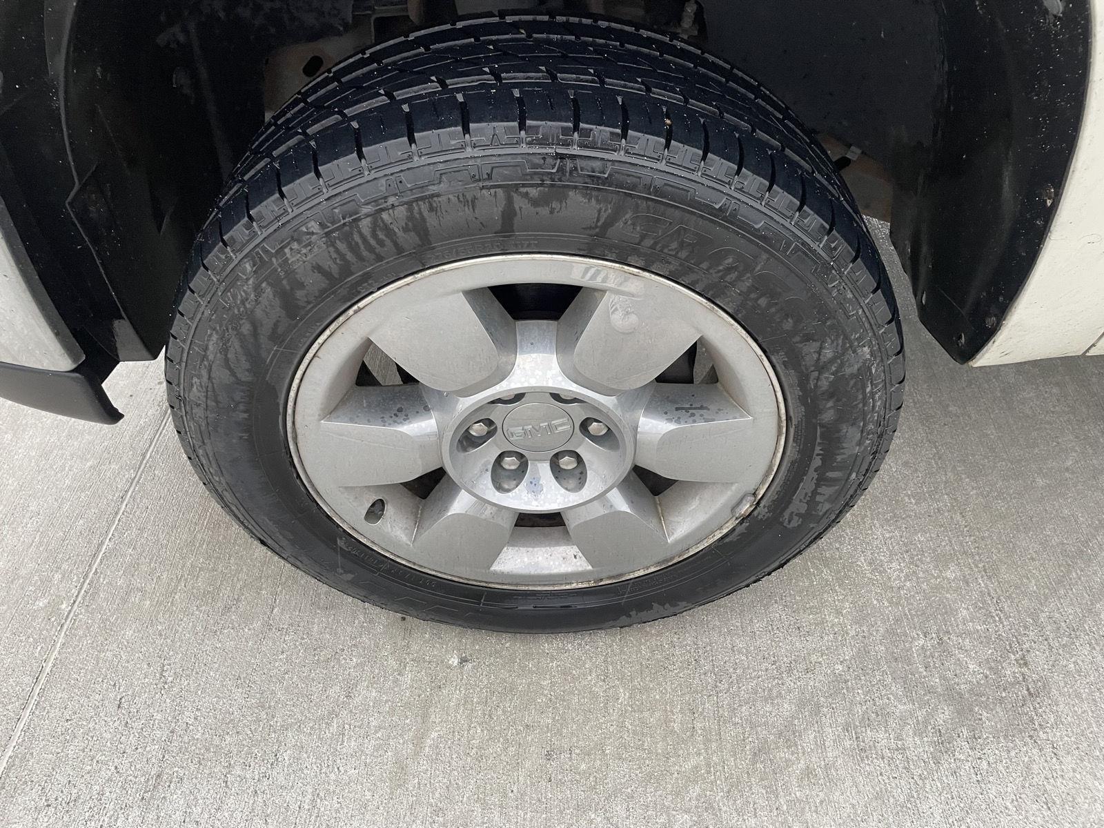 Vehicle photo 9