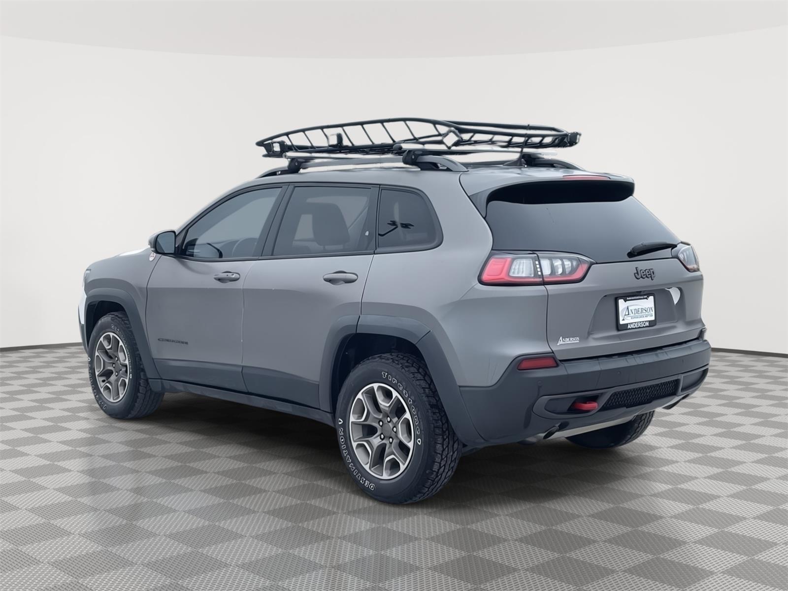 Vehicle photo 4