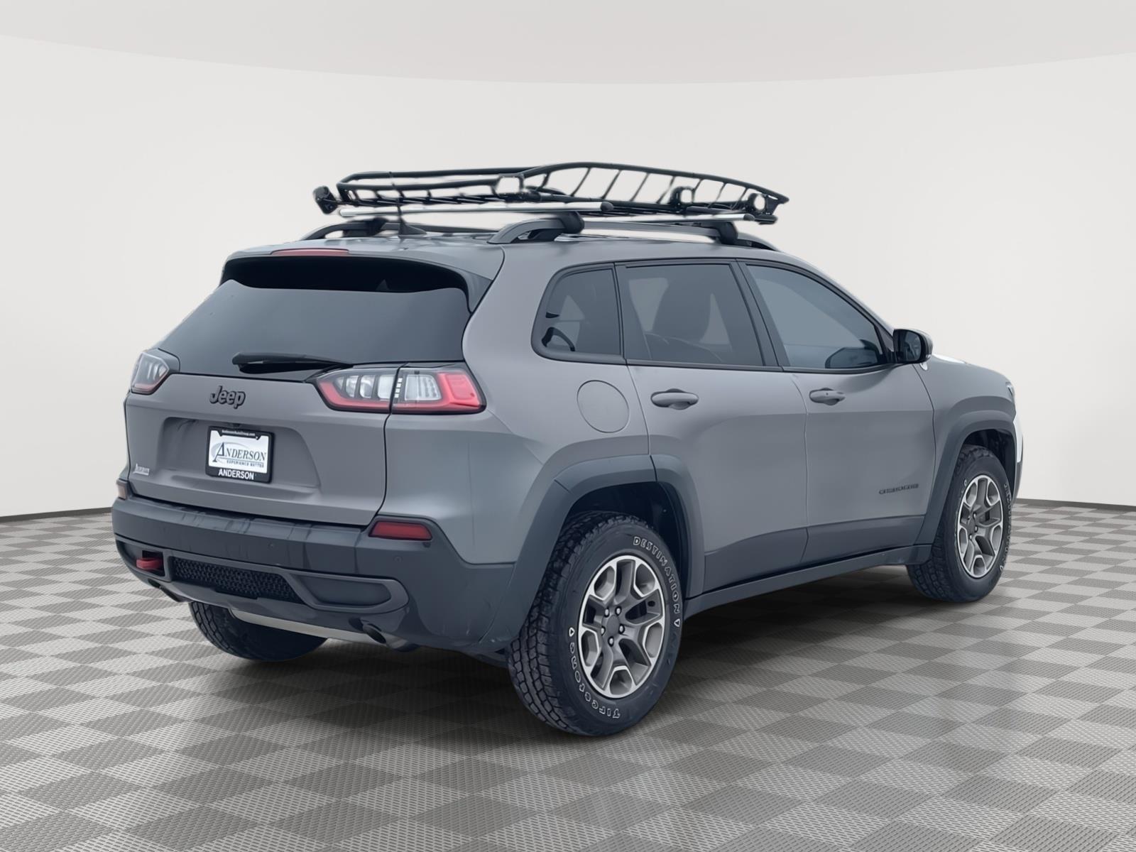Vehicle photo 6