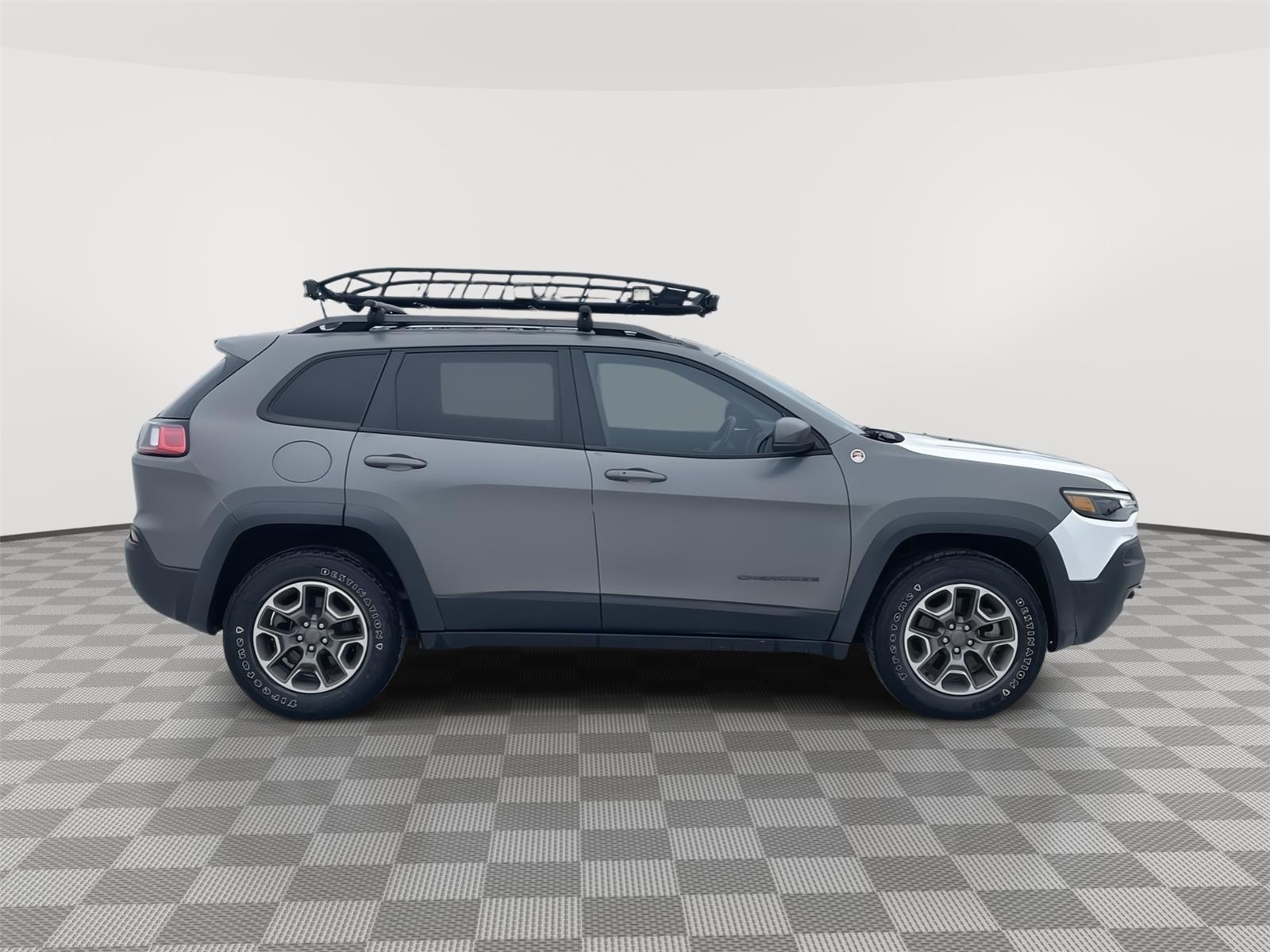 Vehicle photo 7