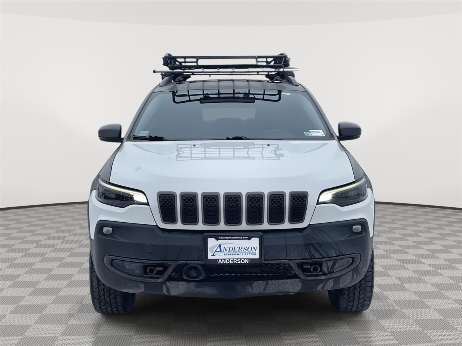 Vehicle photo 9