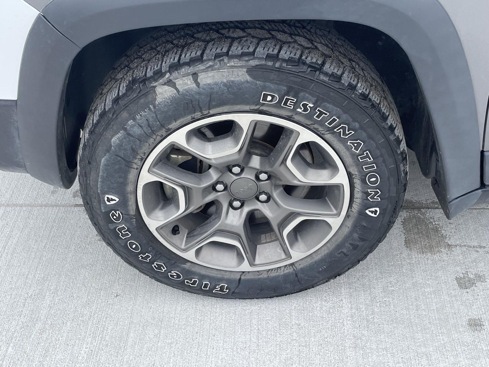 Vehicle photo 10
