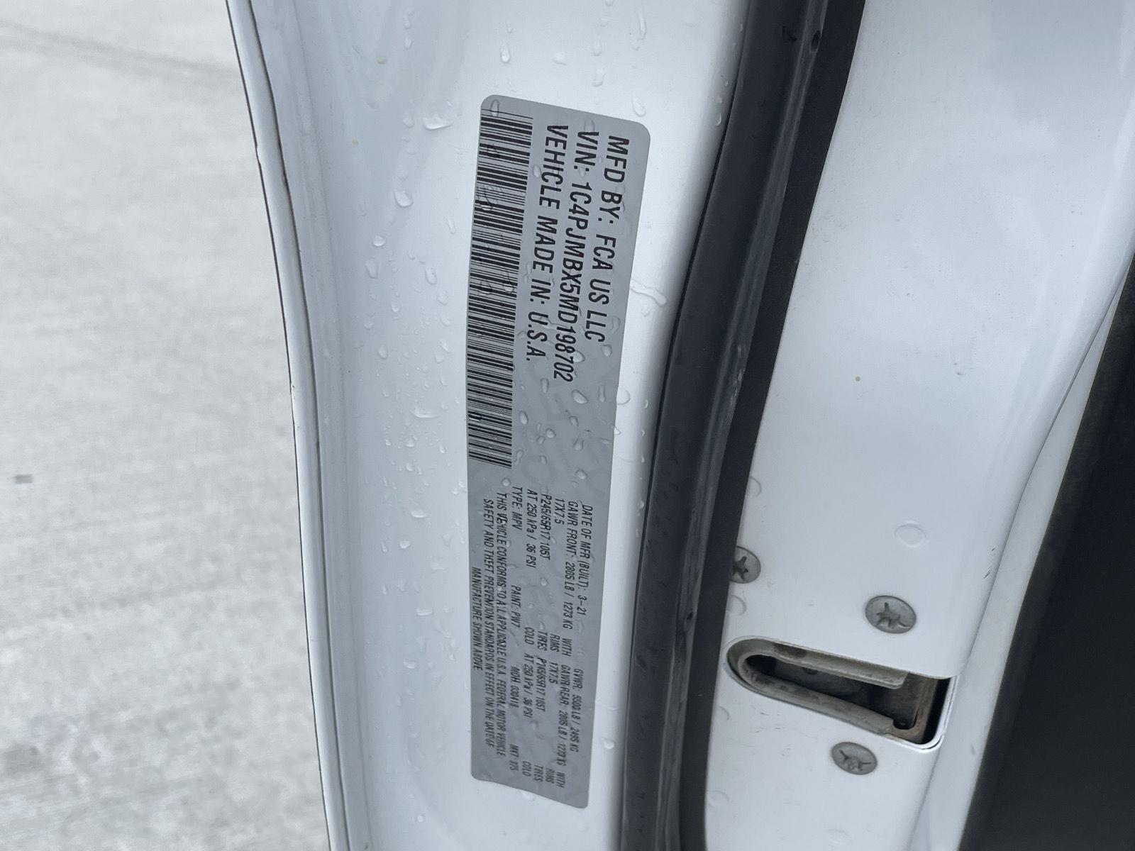 Vehicle photo 11