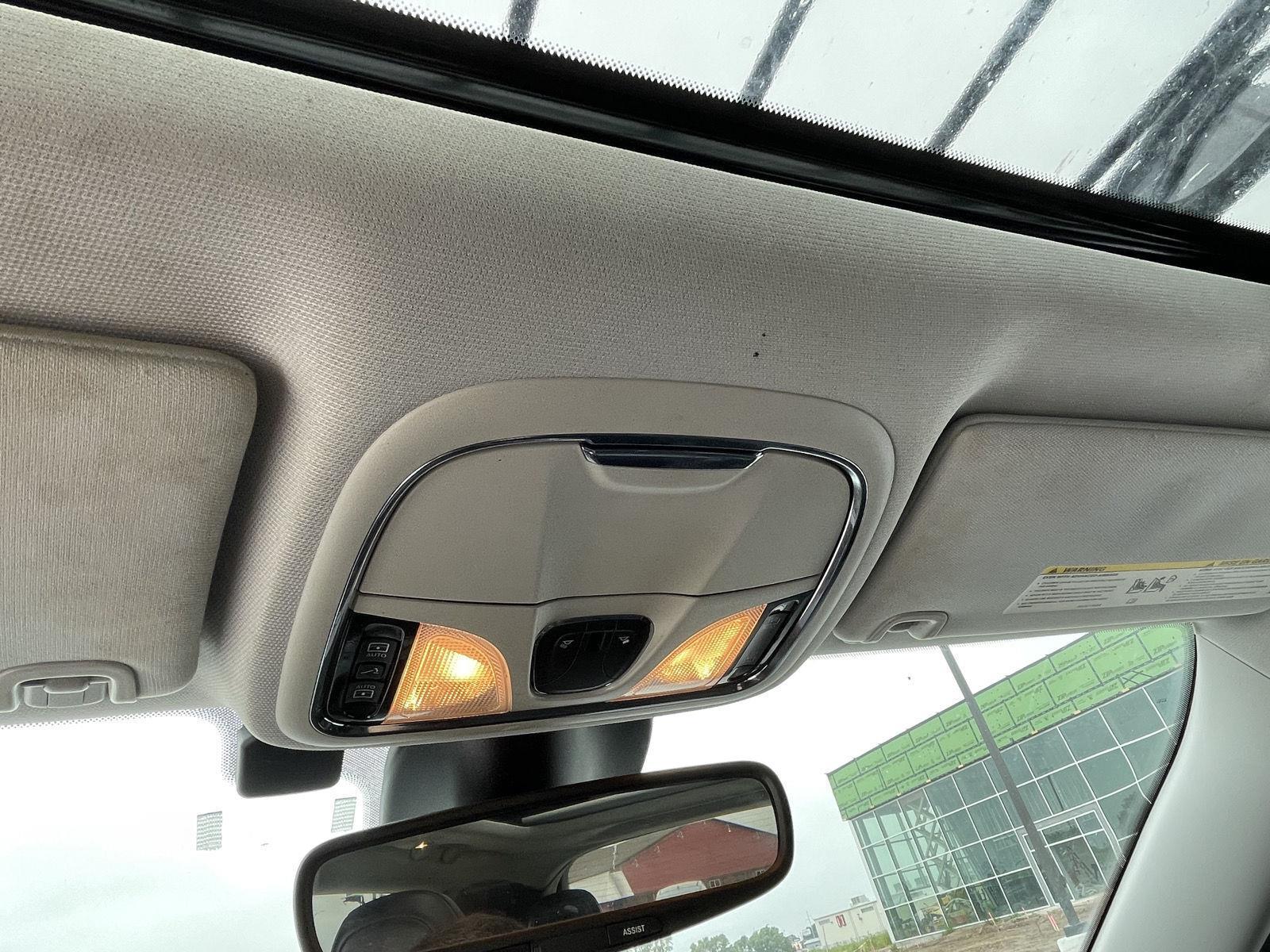 Vehicle photo 16