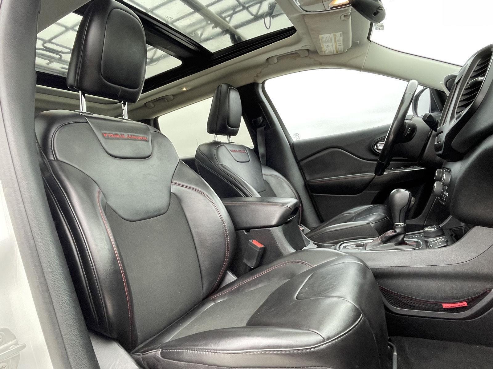 Vehicle photo 21