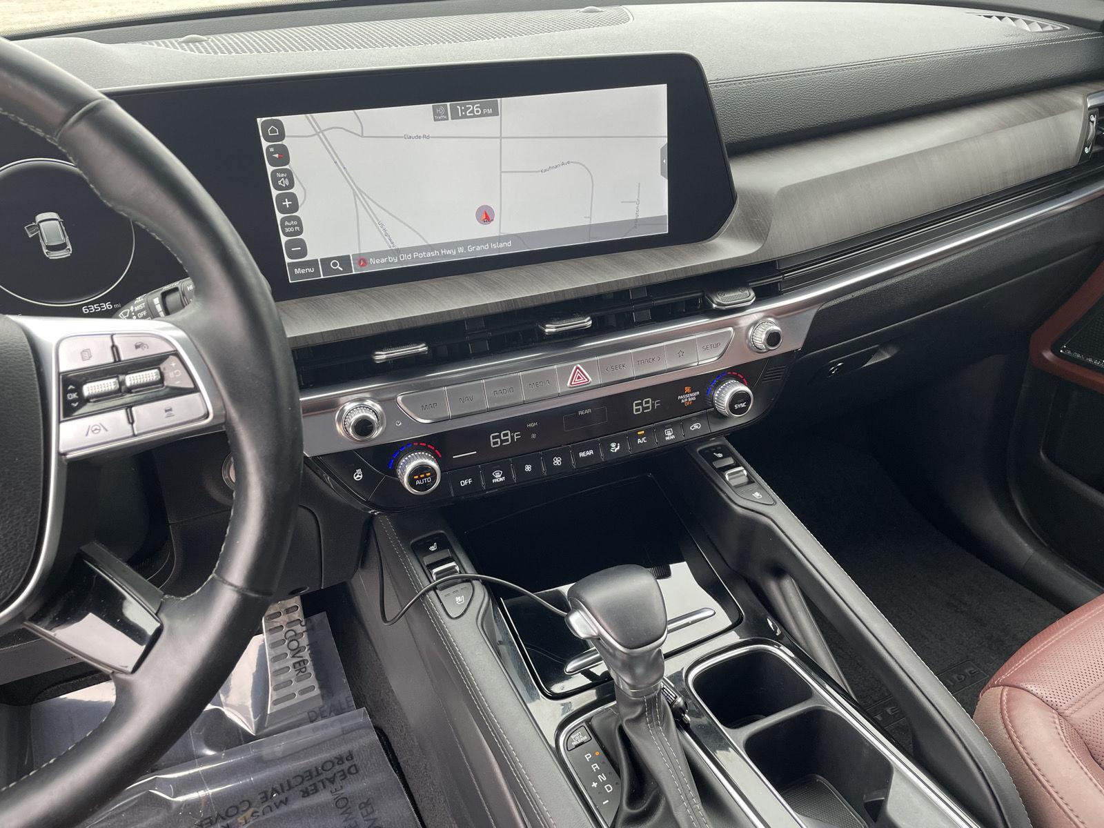 Vehicle photo 16