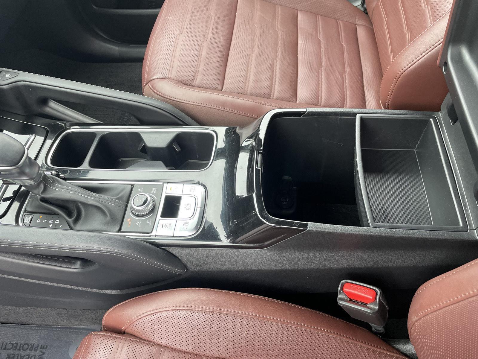 Vehicle photo 17