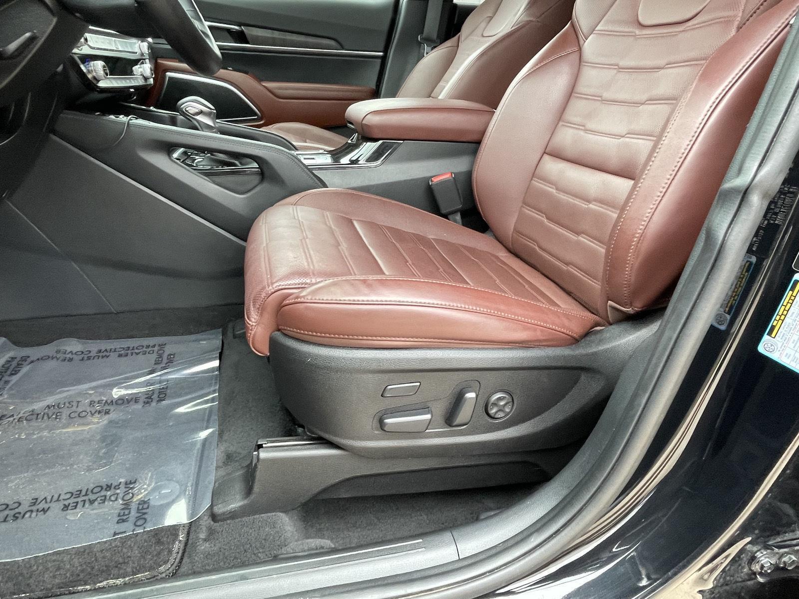 Vehicle photo 19