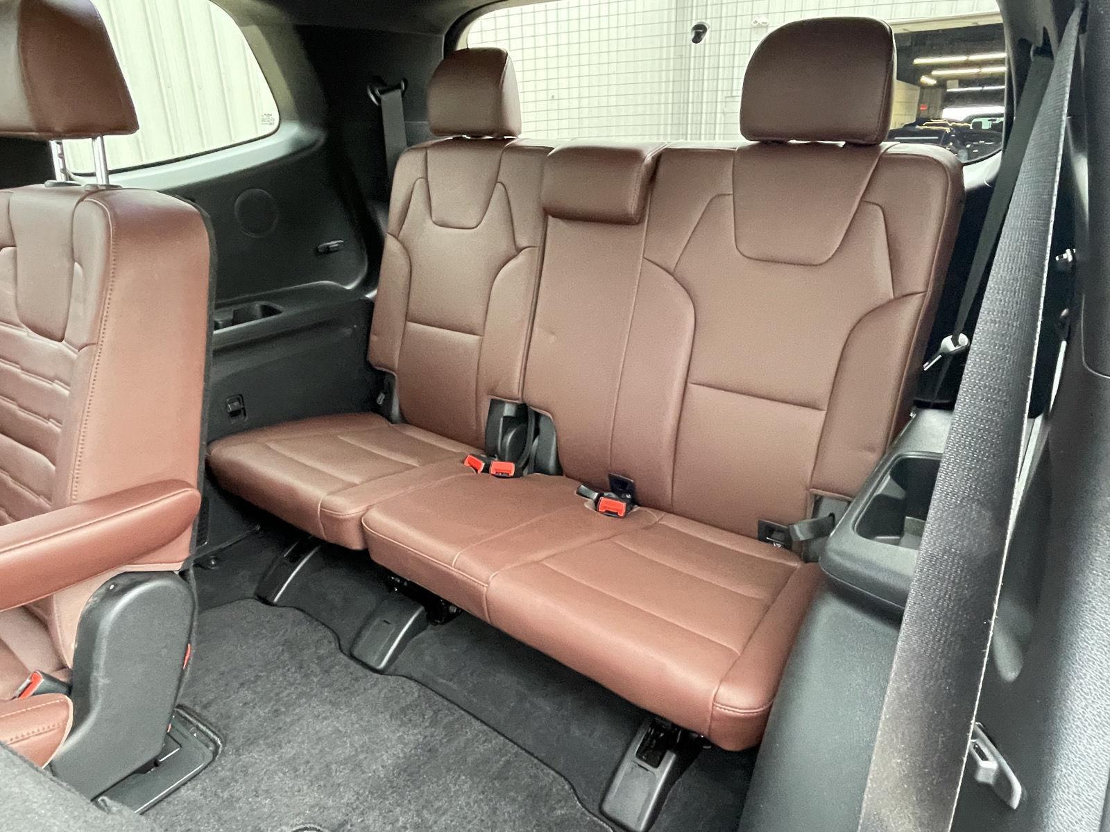 Vehicle photo 20