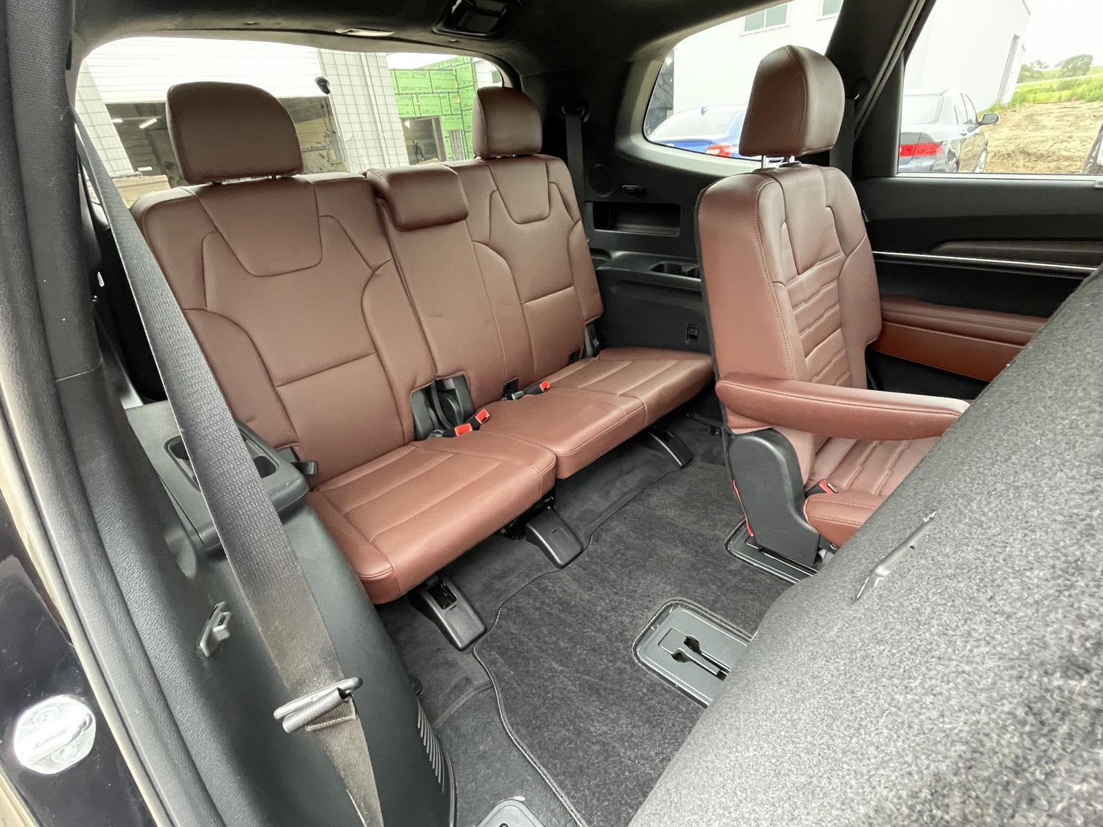 Vehicle photo 22