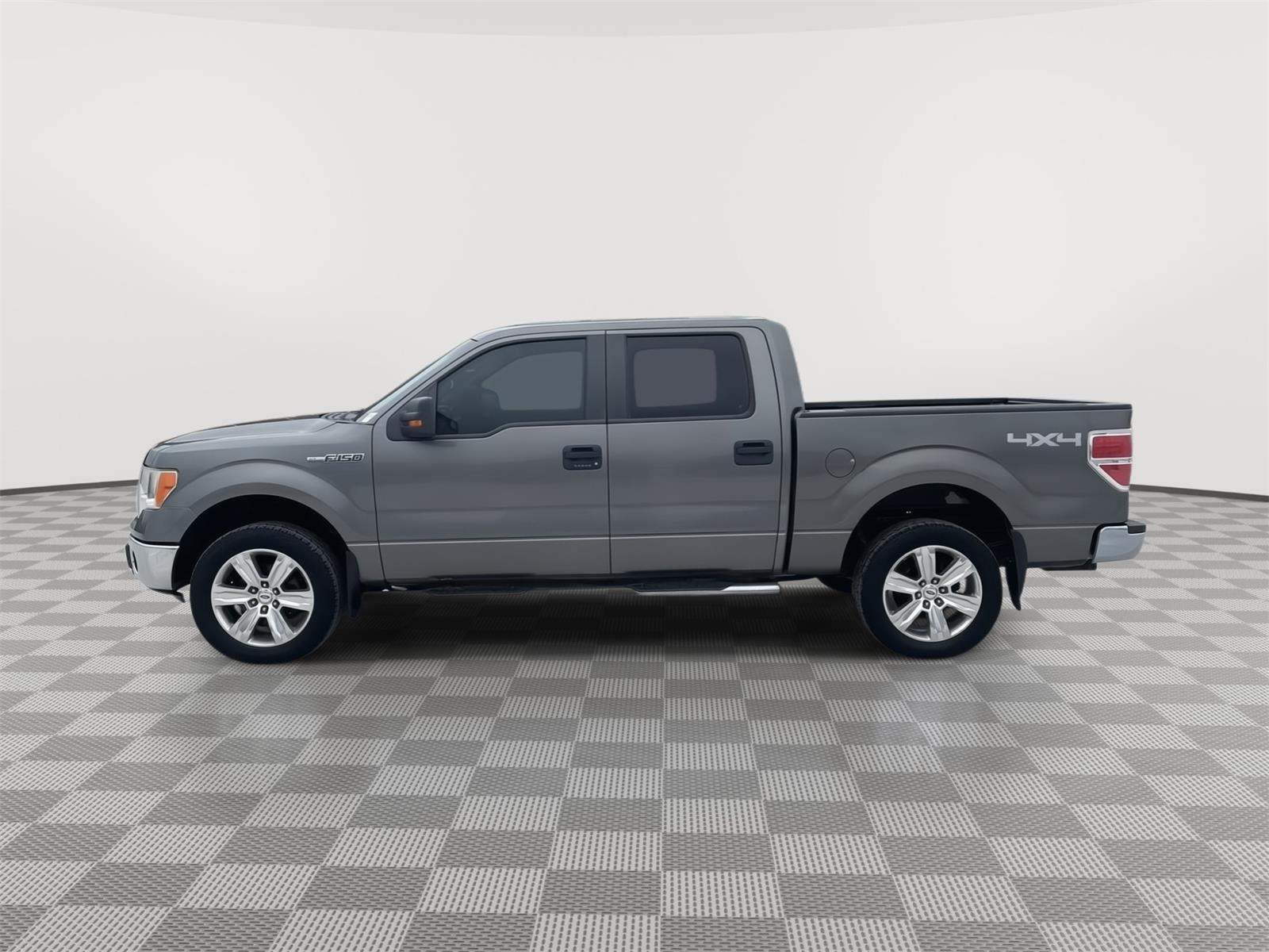 Vehicle photo 2