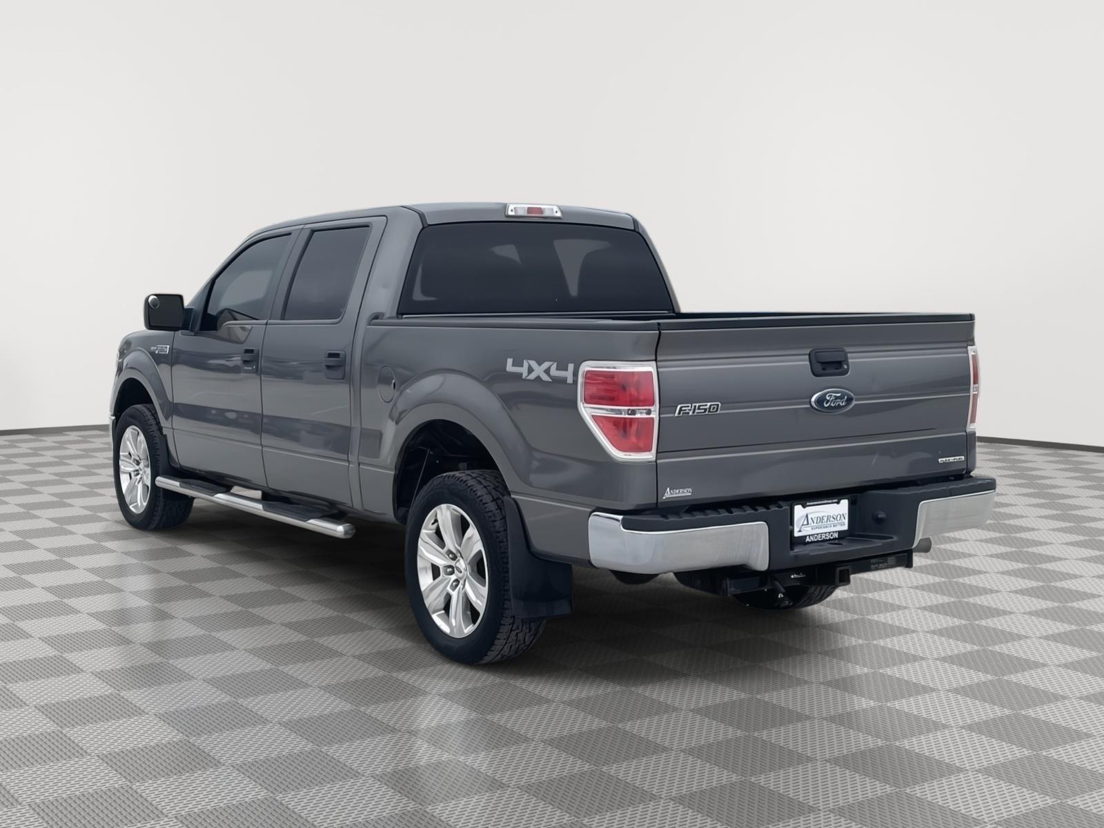 Vehicle photo 4
