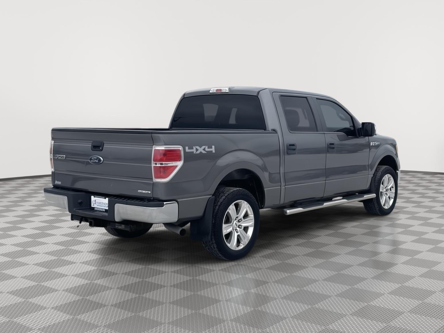Vehicle photo 6
