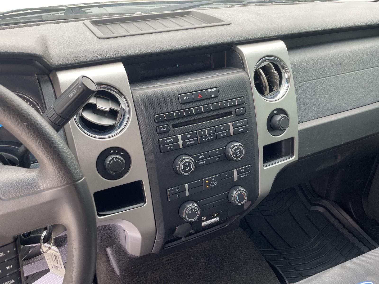 Vehicle photo 14
