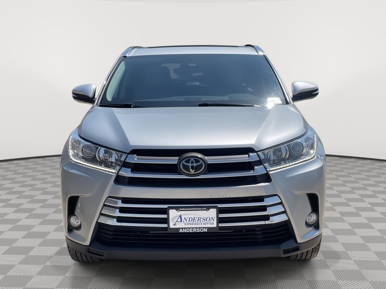 Vehicle photo 9