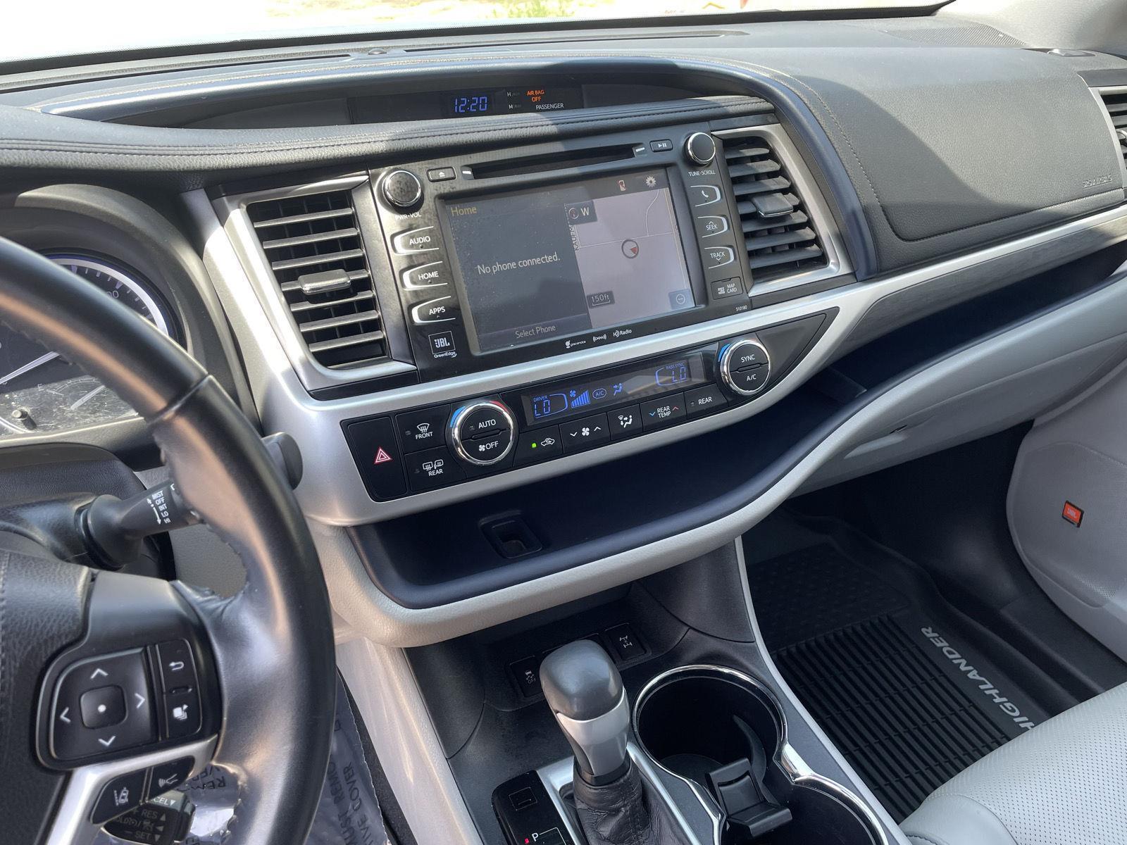 Vehicle photo 15