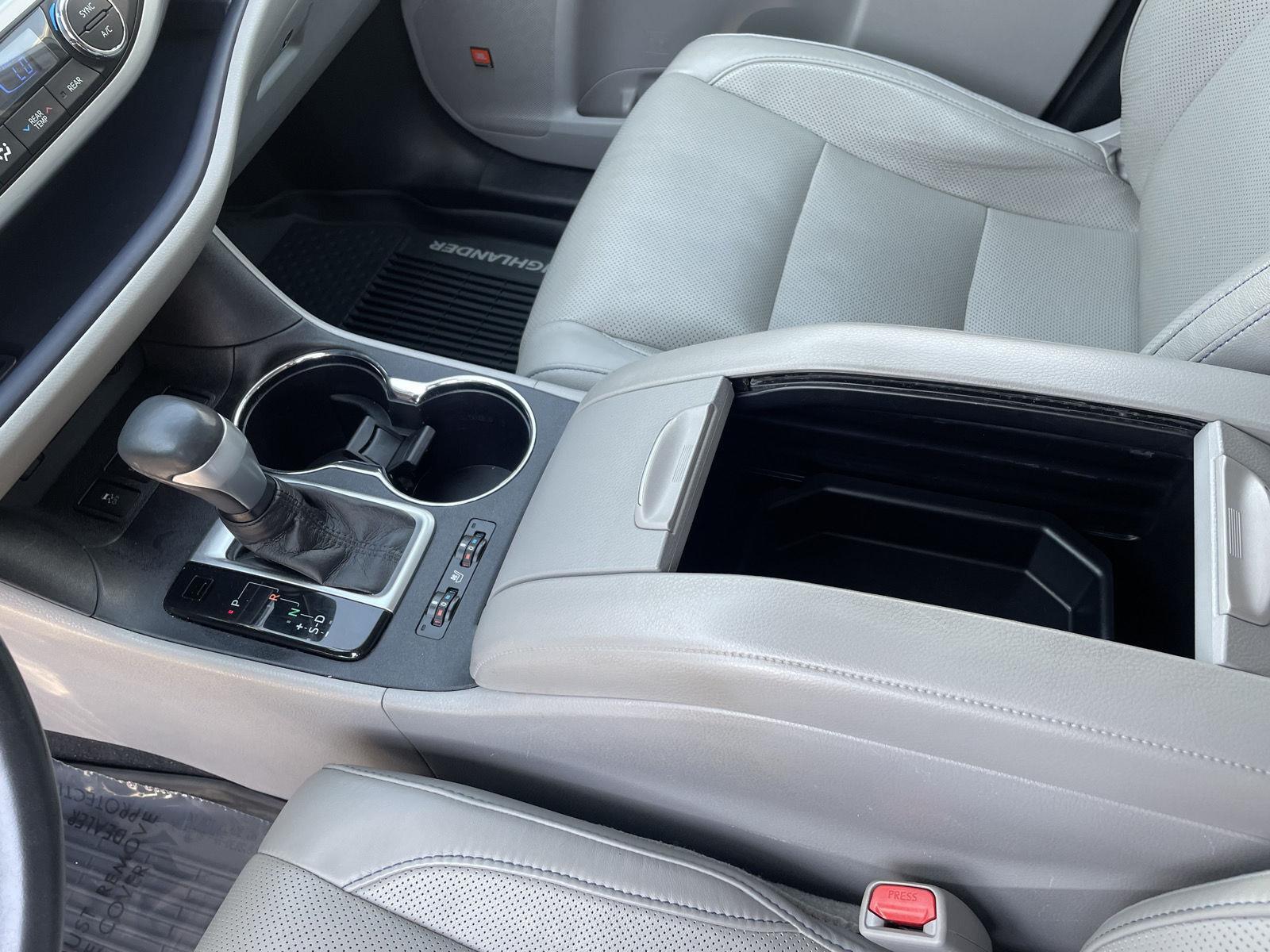 Vehicle photo 16