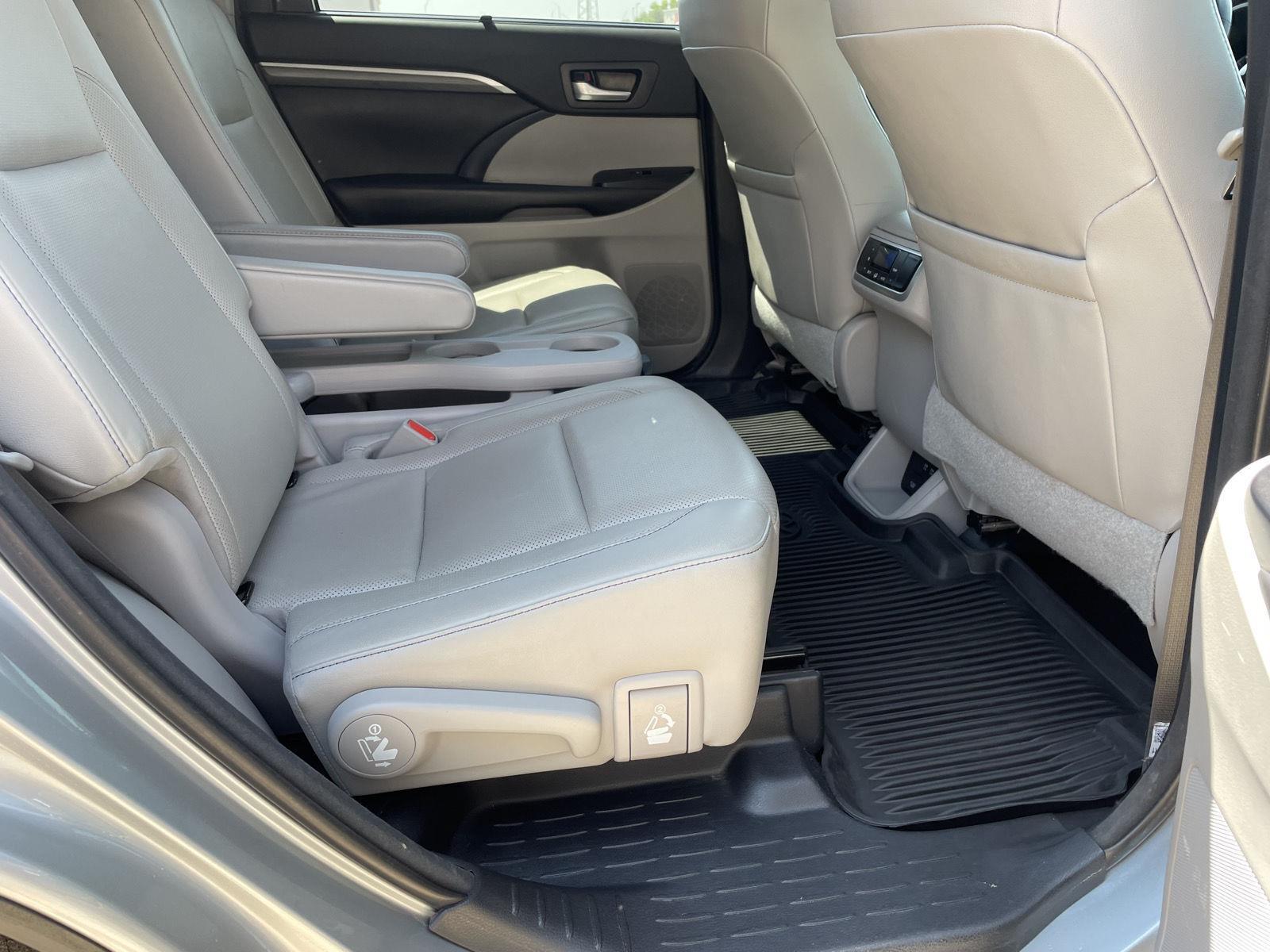 Vehicle photo 20