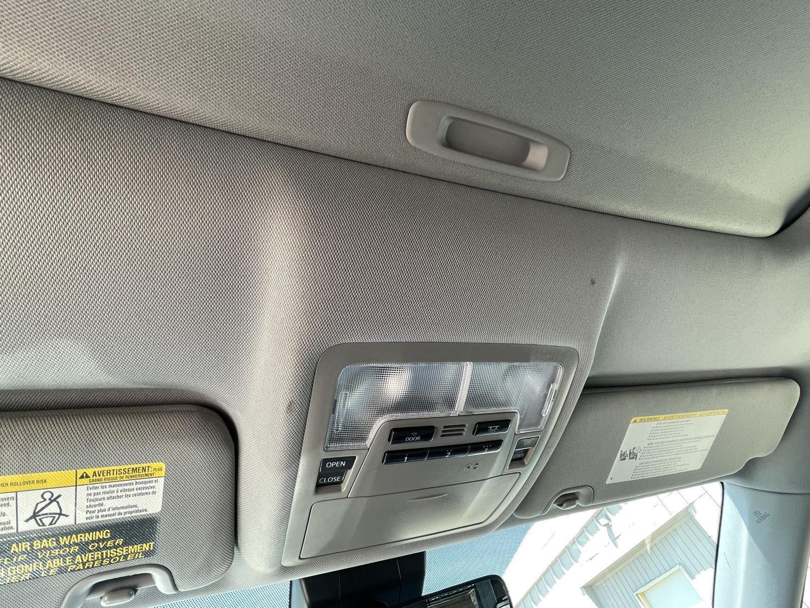 Vehicle photo 25