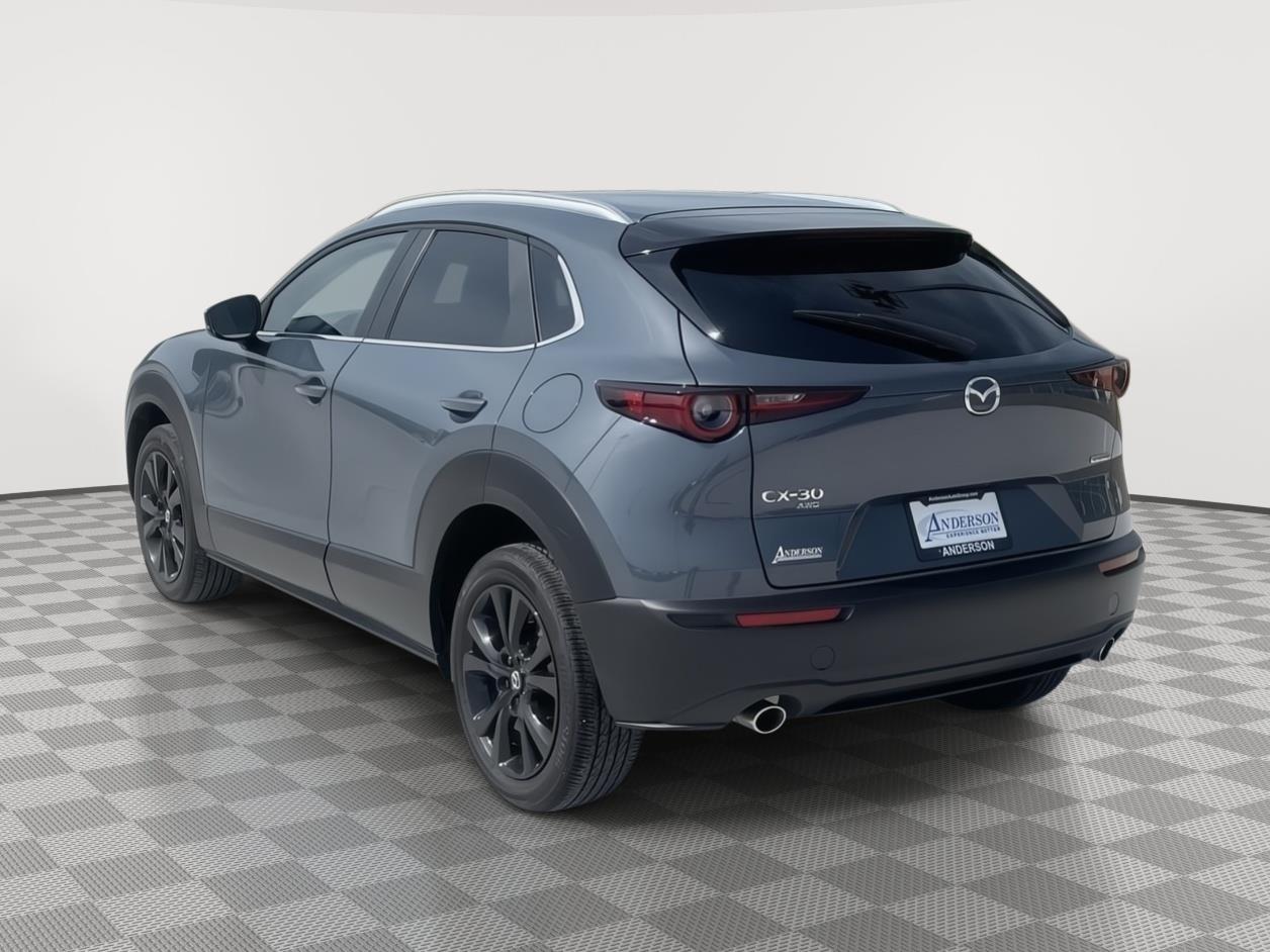 Vehicle photo 2