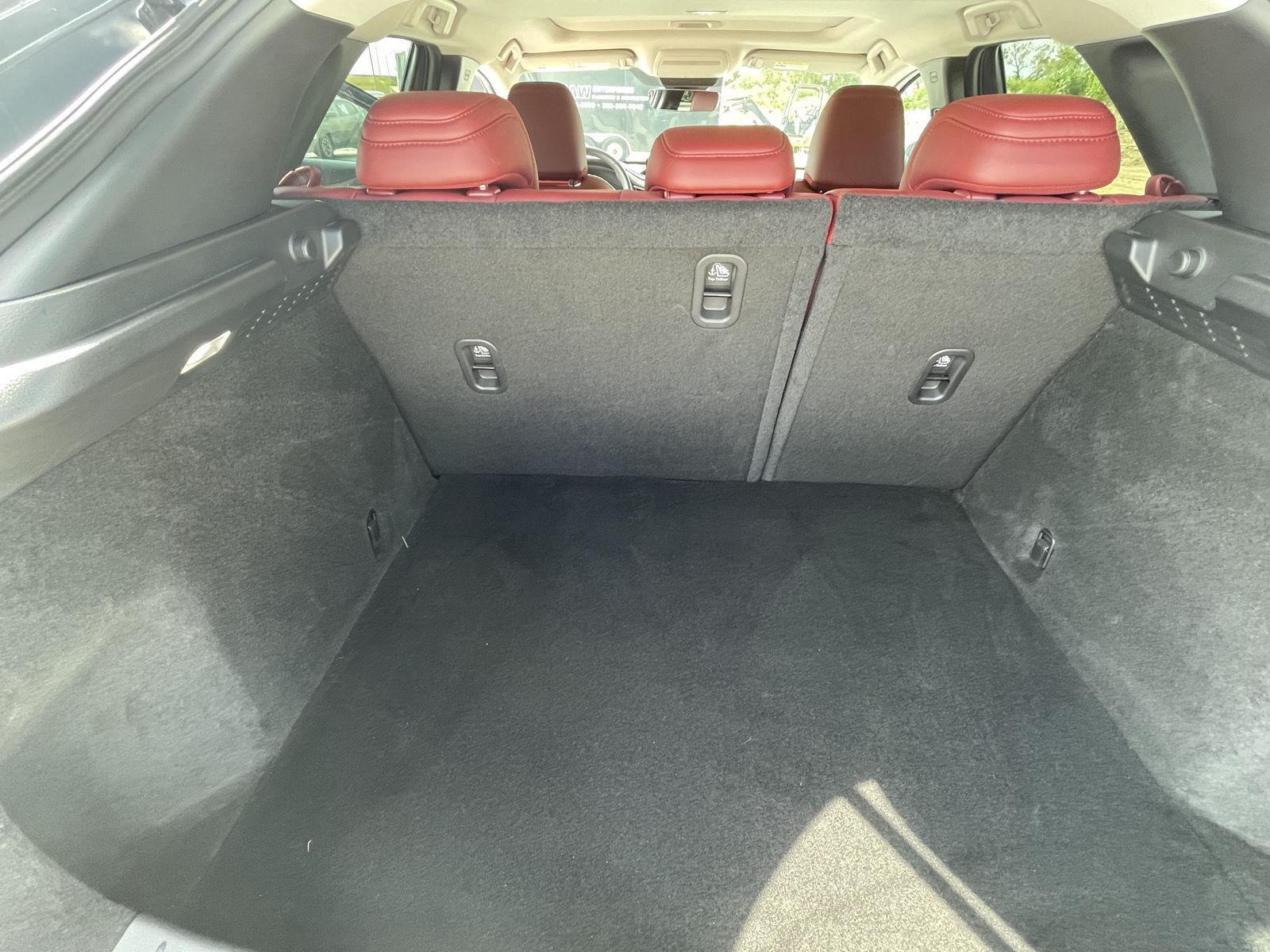Vehicle photo 15
