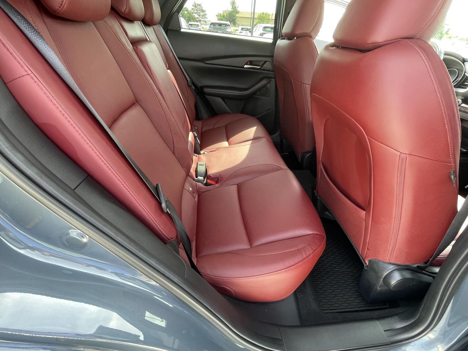 Vehicle photo 16