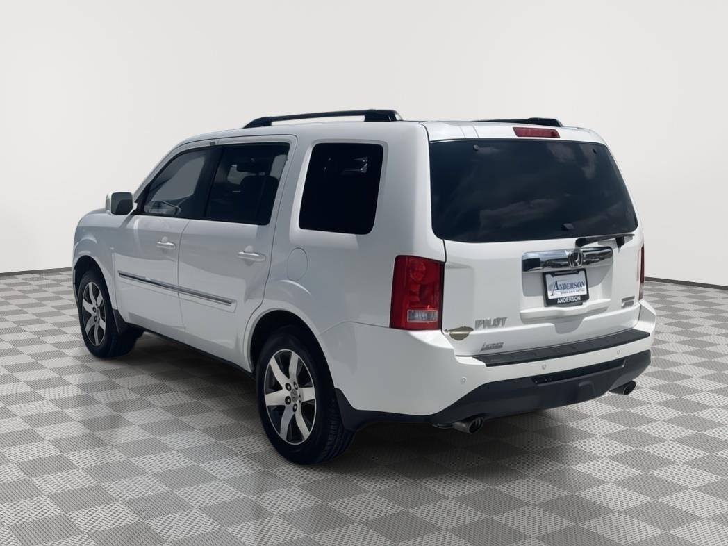 Vehicle photo 4