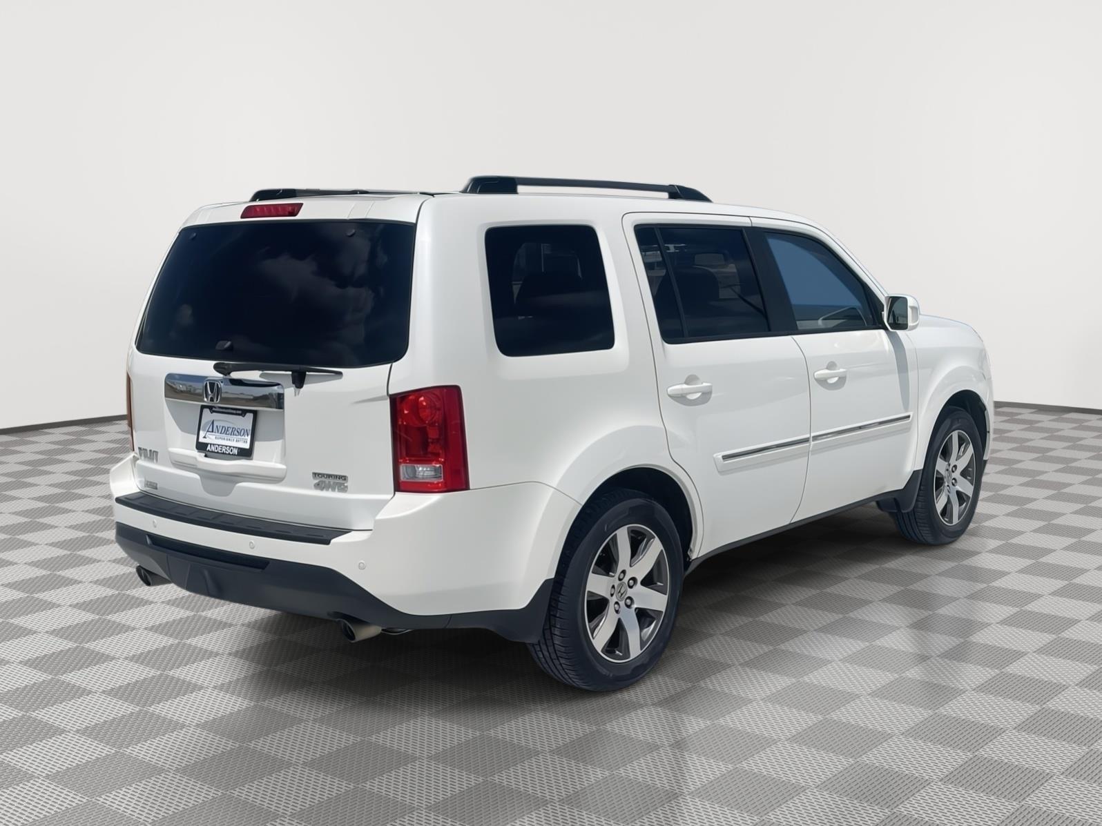 Vehicle photo 6