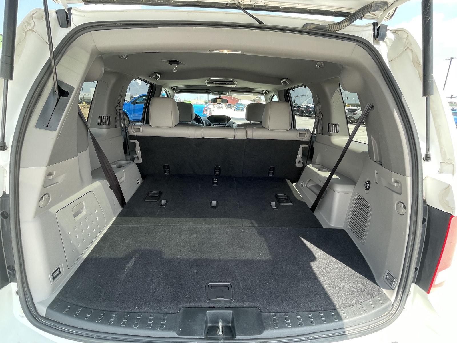 Vehicle photo 16