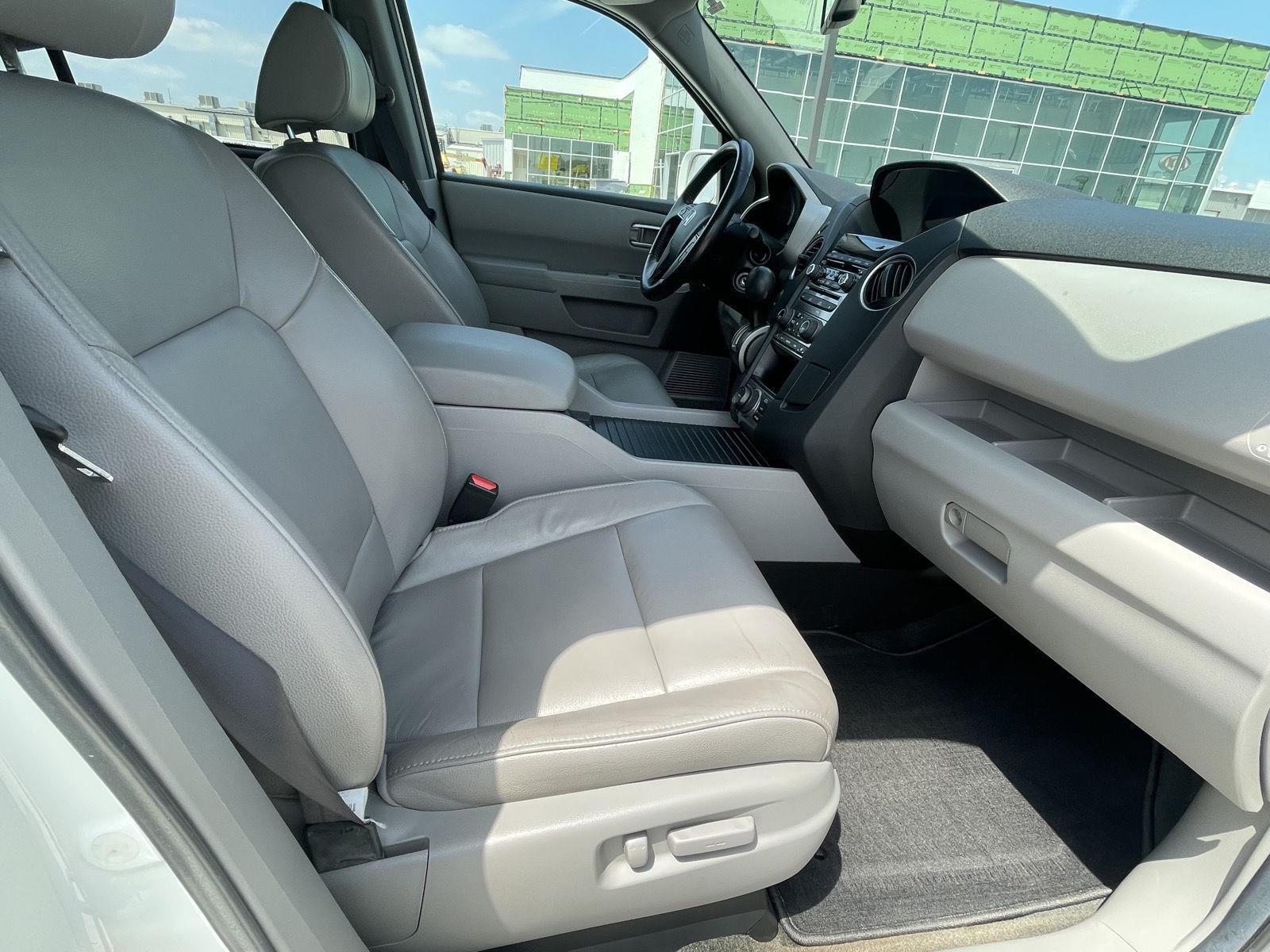 Vehicle photo 18
