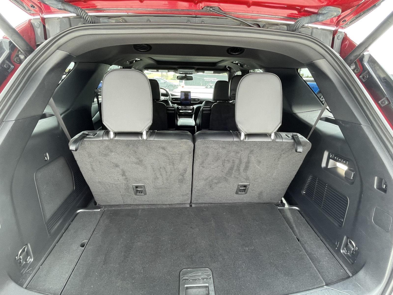 Vehicle photo 17