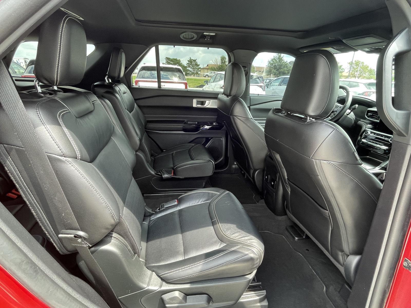 Vehicle photo 18