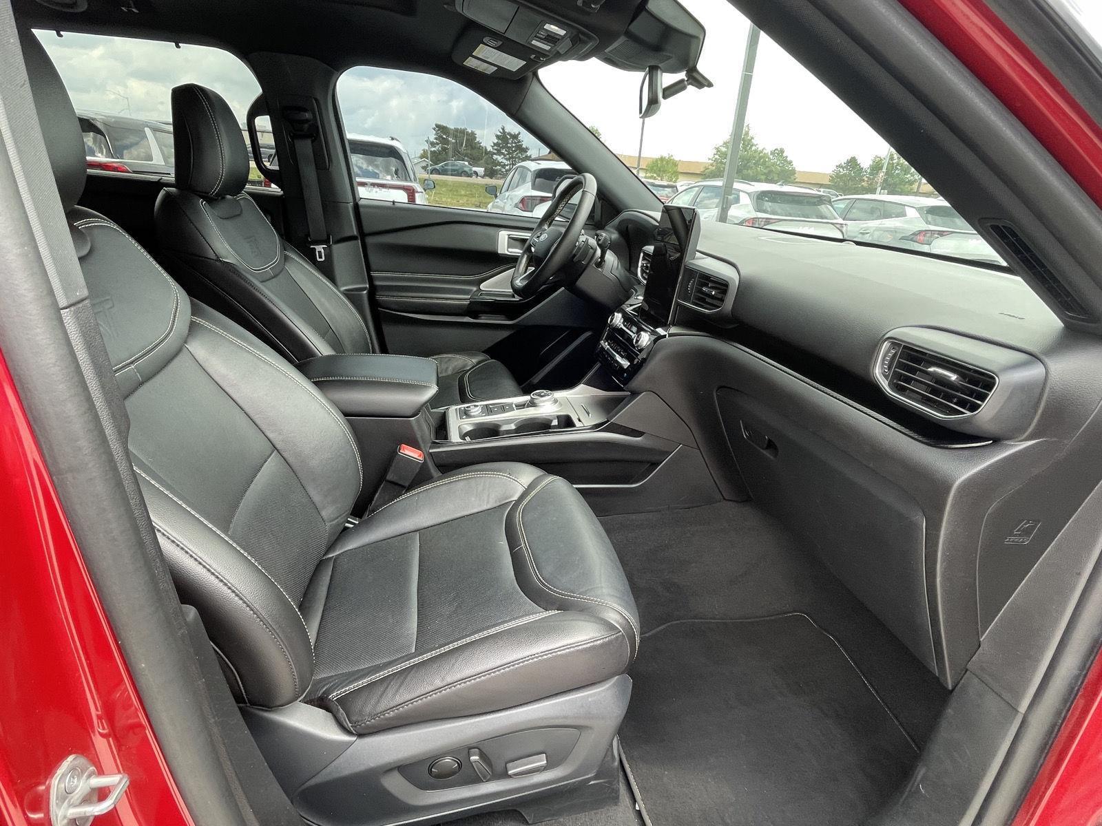 Vehicle photo 19
