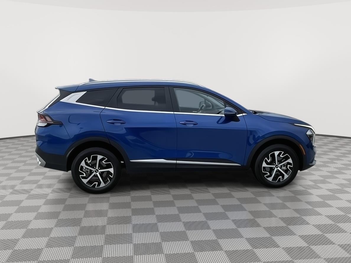 Vehicle photo 7