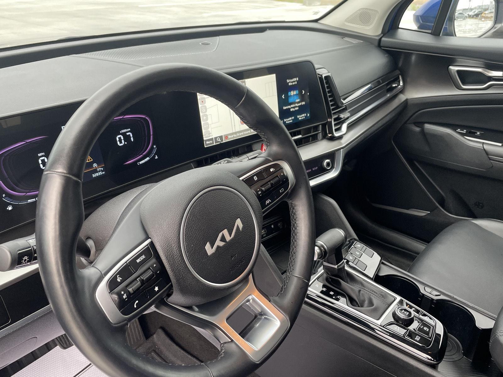 Vehicle photo 15